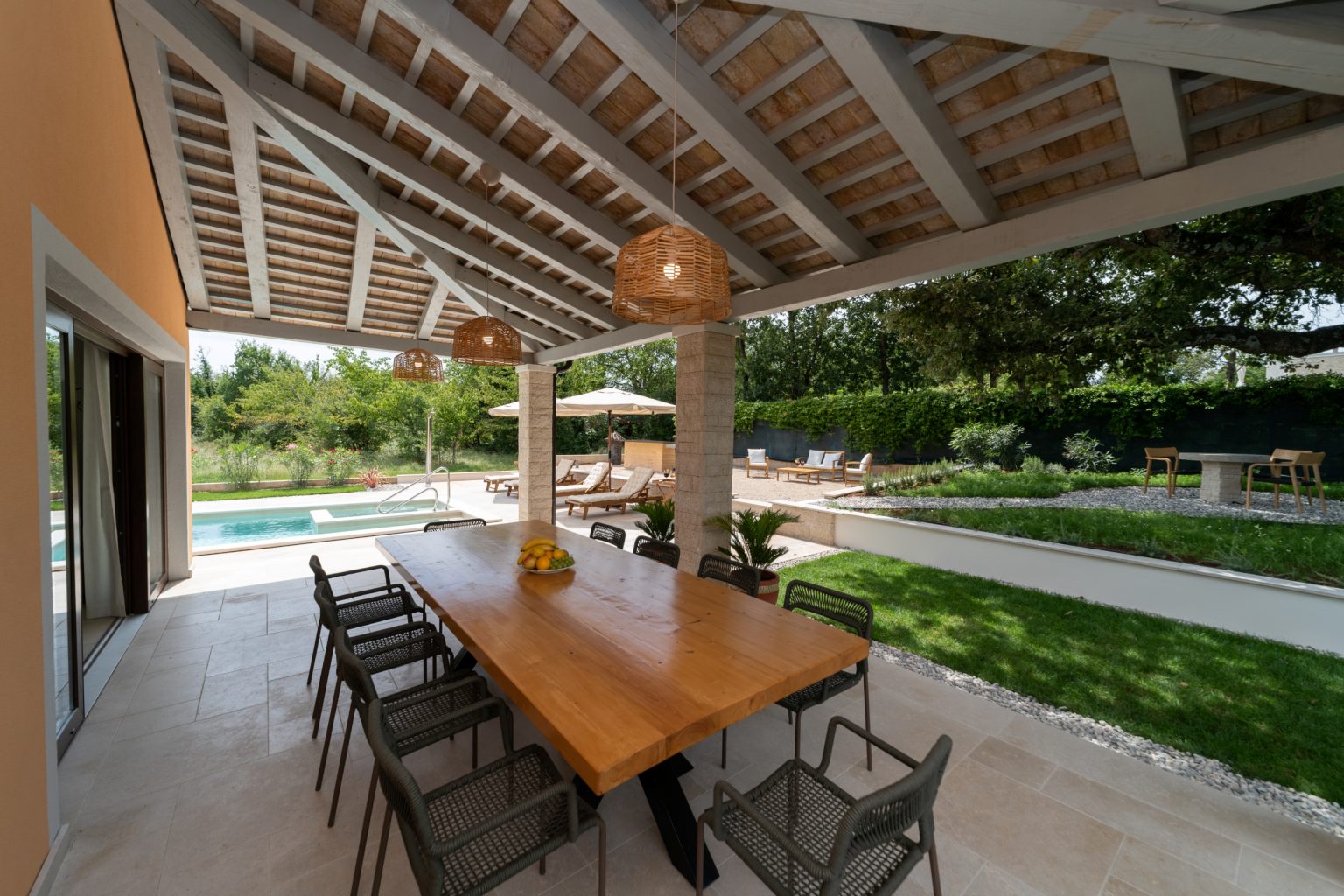 Old Oak Villa Outdoors